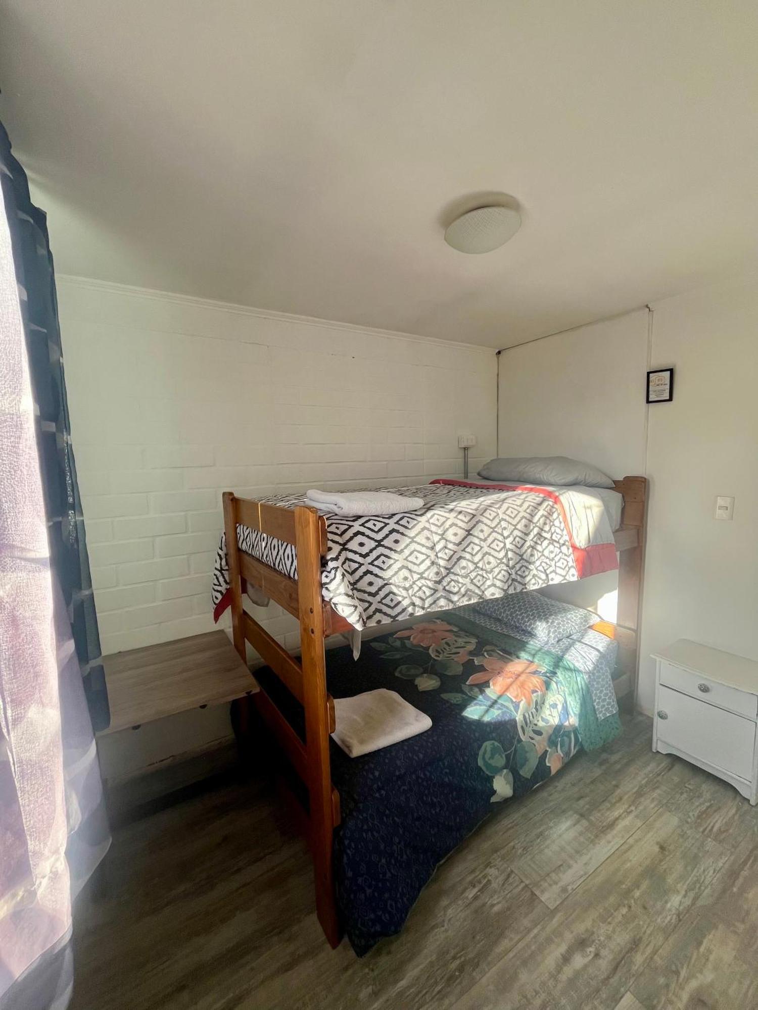 Hostel Tu Espacio Re - Casa Cerca Del Aeropuerto Santiago Ngoại thất bức ảnh