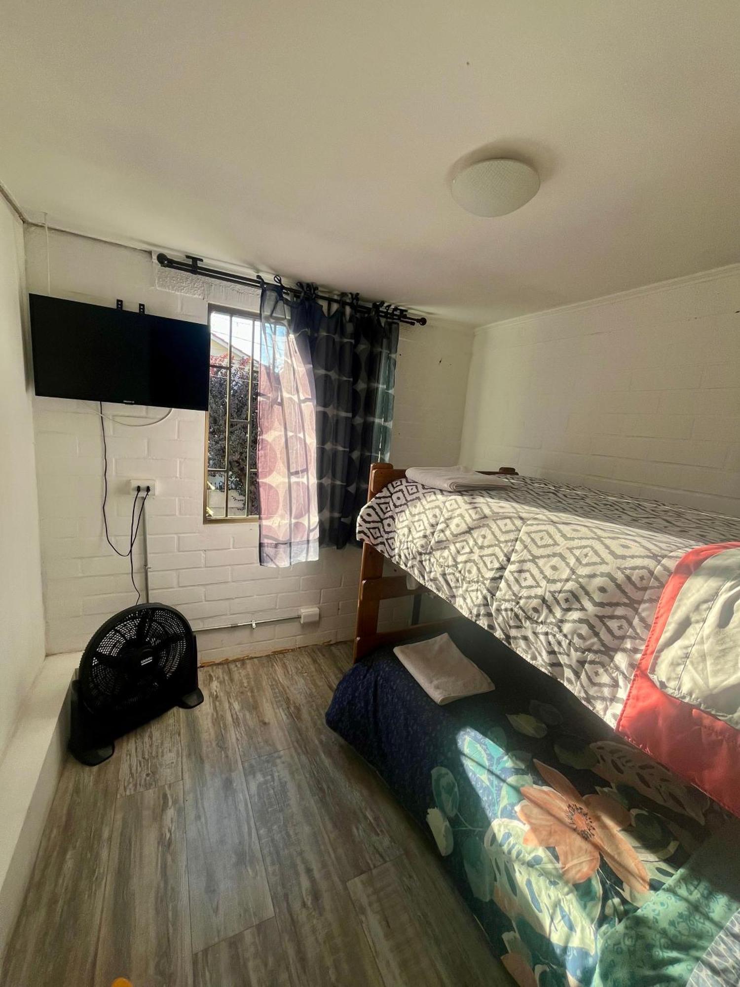Hostel Tu Espacio Re - Casa Cerca Del Aeropuerto Santiago Ngoại thất bức ảnh